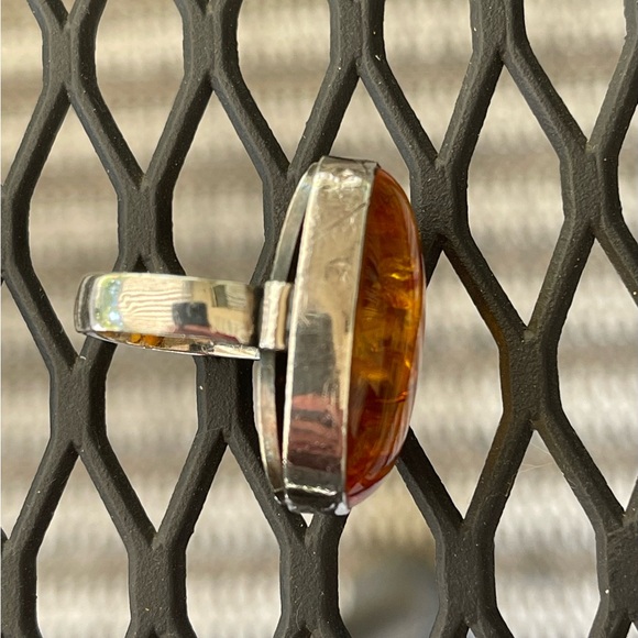 Amber and sterling silver ring. Size 5 3/4. EUC. Beautiful color. - Picture 4 of 9